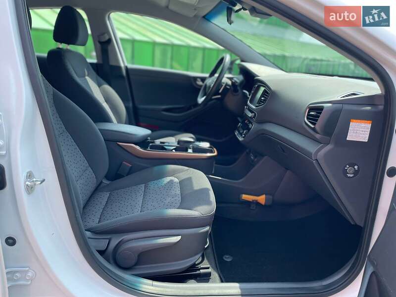 Хетчбек Hyundai Ioniq 2018 в Києві