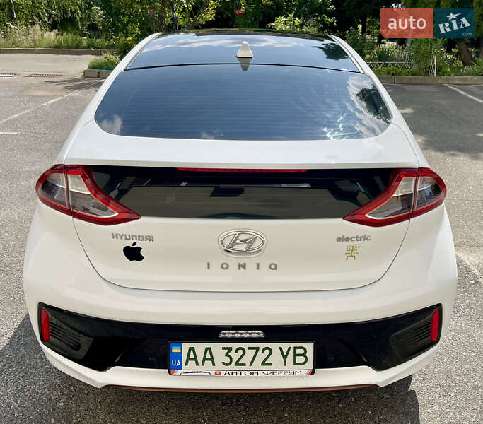 Хэтчбек Hyundai Ioniq 2018 в Киеве