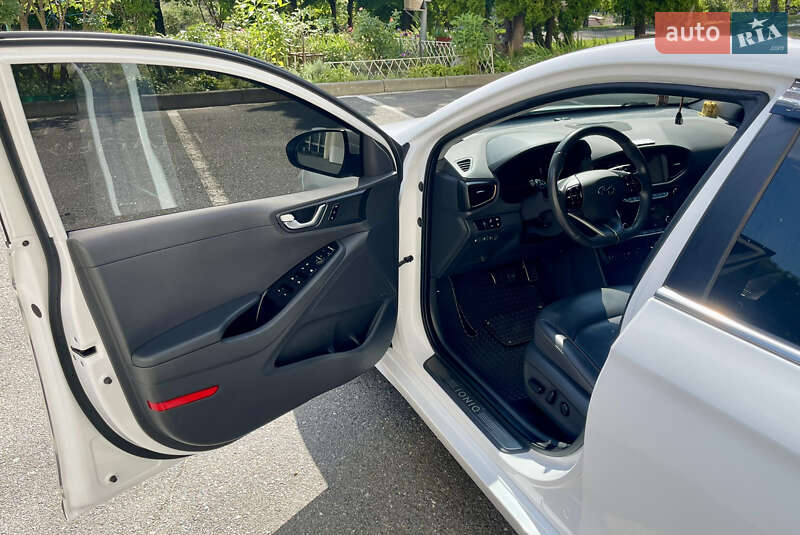 Хэтчбек Hyundai Ioniq 2018 в Киеве