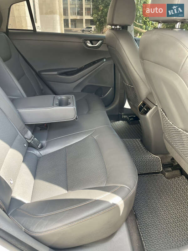 Хэтчбек Hyundai Ioniq 2018 в Киеве