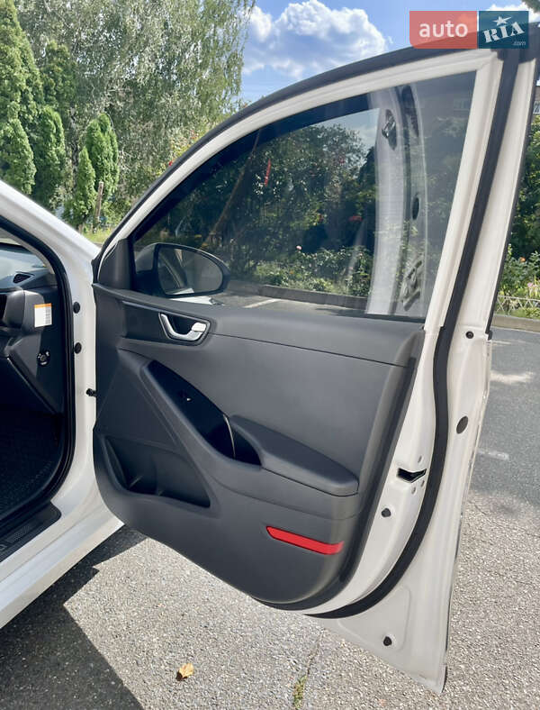 Хэтчбек Hyundai Ioniq 2018 в Киеве