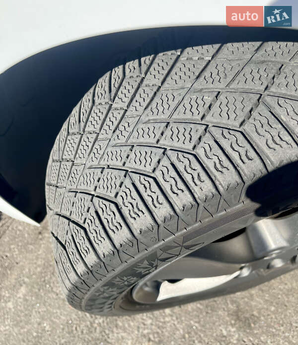 Хэтчбек Hyundai Ioniq 2018 в Киеве