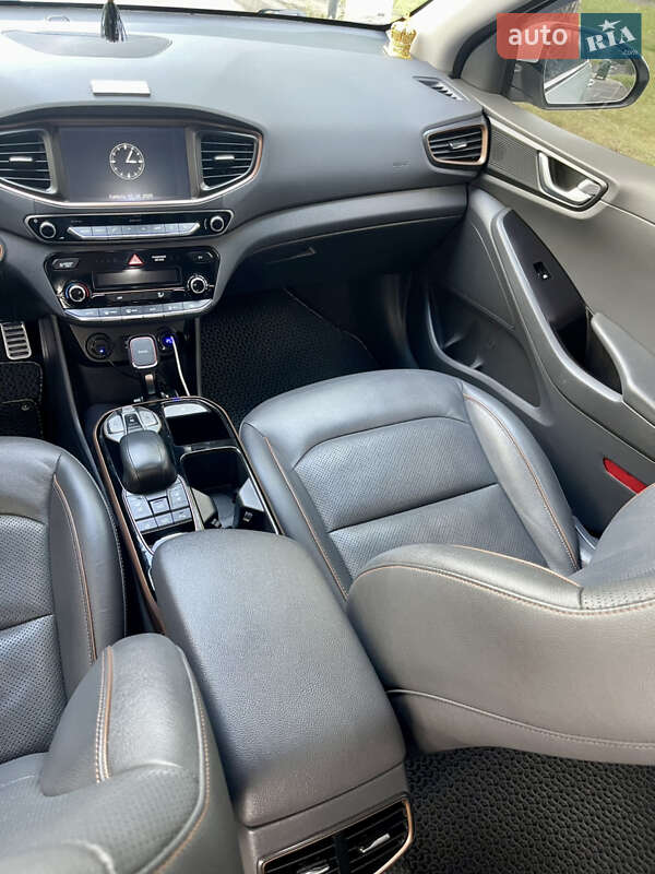 Хэтчбек Hyundai Ioniq 2018 в Киеве