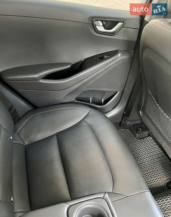 Хэтчбек Hyundai Ioniq 2018 в Киеве