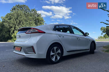 Хэтчбек Hyundai Ioniq 2017 в Киеве