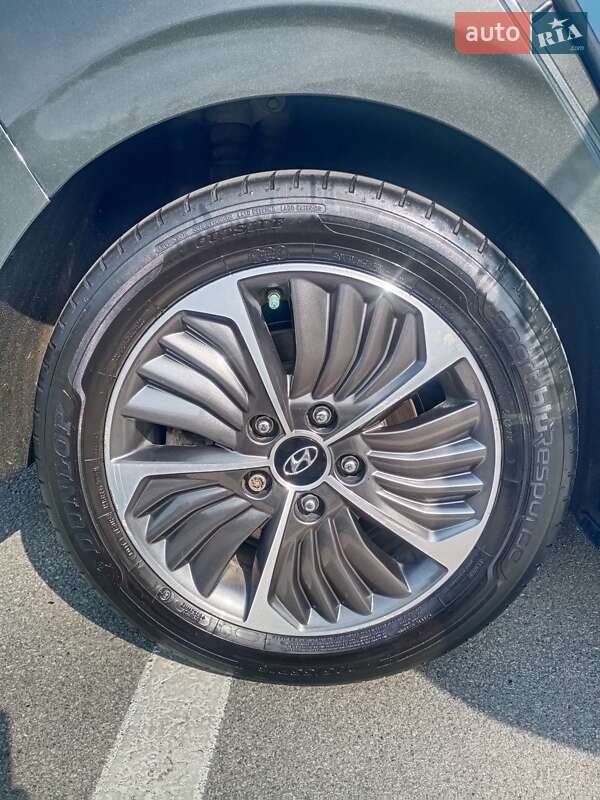 Ліфтбек Hyundai Ioniq 2021 в Києві