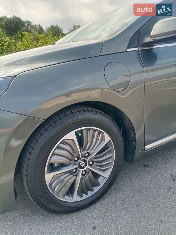 Ліфтбек Hyundai Ioniq 2021 в Києві