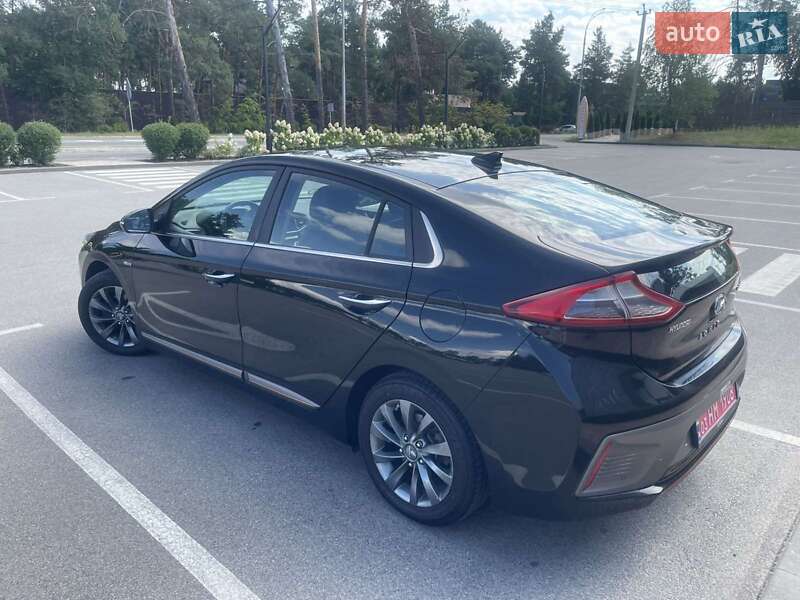 Хэтчбек Hyundai Ioniq 2017 в Киеве