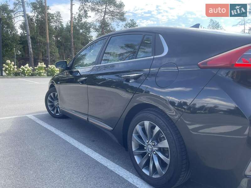 Хэтчбек Hyundai Ioniq 2017 в Киеве