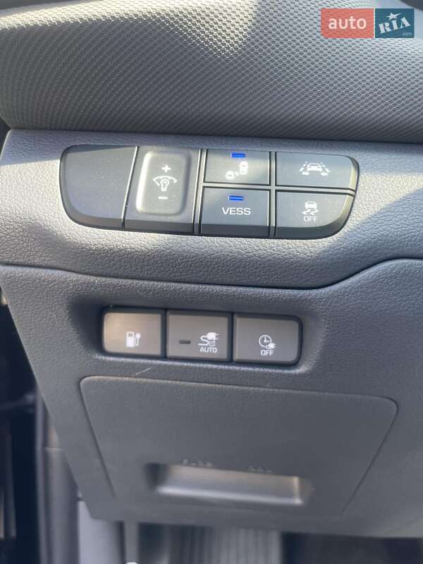 Хэтчбек Hyundai Ioniq 2017 в Киеве