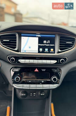 Лифтбек Hyundai Ioniq 2019 в Черновцах