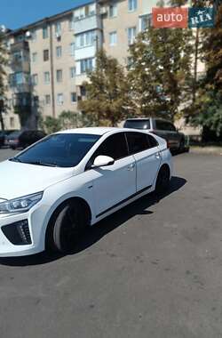 Хэтчбек Hyundai Ioniq 2016 в Днепре