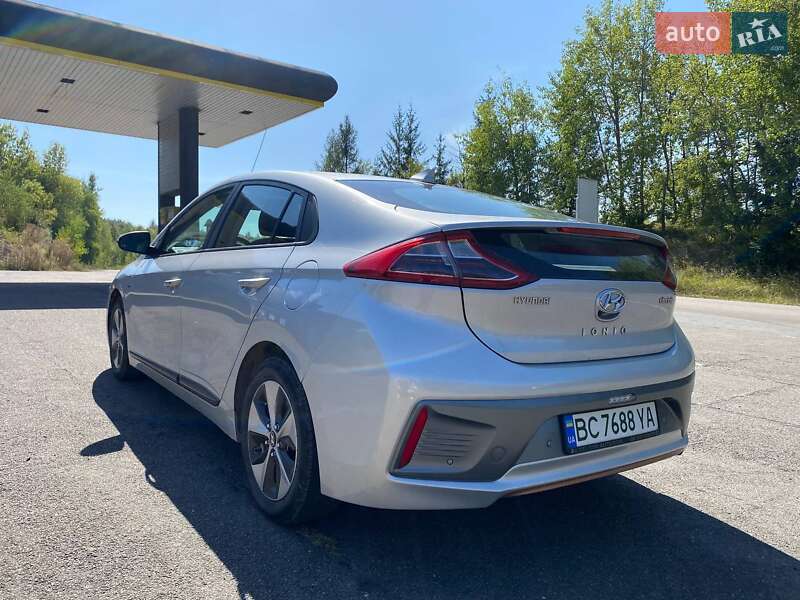 Хэтчбек Hyundai Ioniq 2017 в Косове