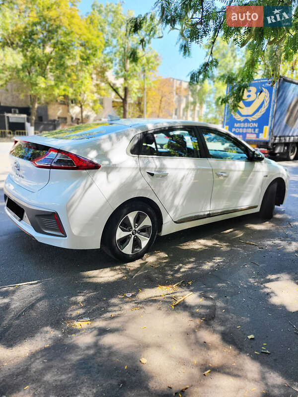 Хэтчбек Hyundai Ioniq 2018 в Одессе фото 13 Хэтчбек Hyundai Ioniq 2018 в Одессе