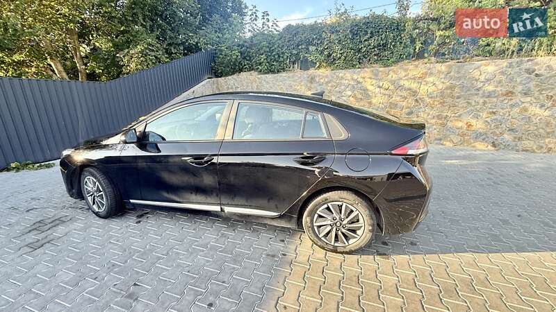 Лифтбек Hyundai Ioniq 2021 в Виннице