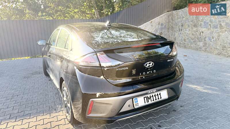 Лифтбек Hyundai Ioniq 2021 в Виннице