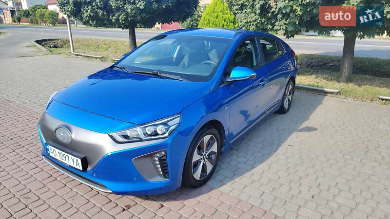 Хетчбек Hyundai Ioniq 2016 в Ужгороді