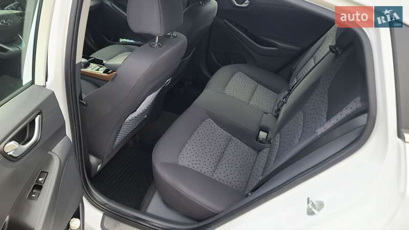 Лифтбек Hyundai Ioniq 2019 в Тернополе фото 3 Лифтбек Hyundai Ioniq 2019 в Тернополе