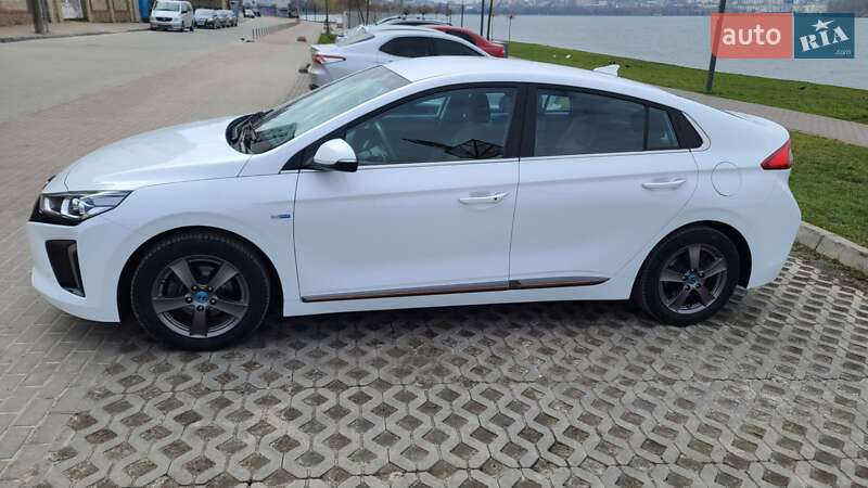 Лифтбек Hyundai Ioniq 2019 в Тернополе фото 7 Лифтбек Hyundai Ioniq 2019 в Тернополе