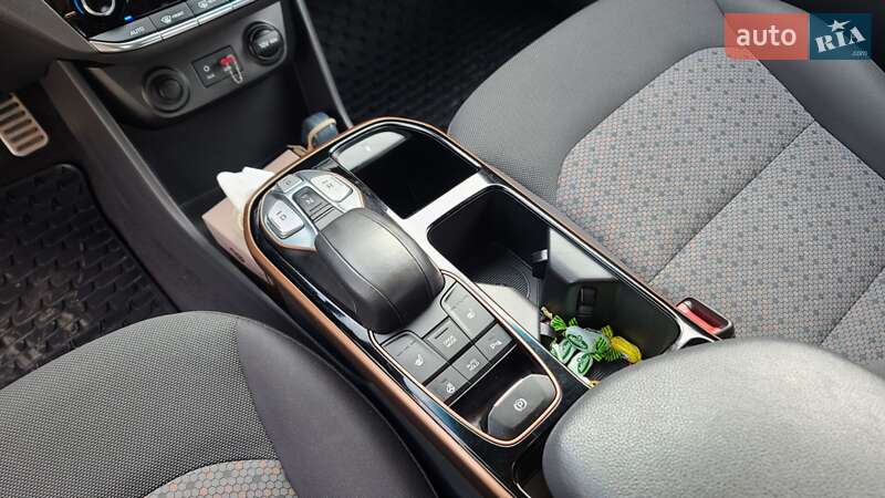 Лифтбек Hyundai Ioniq 2019 в Тернополе фото 19 Лифтбек Hyundai Ioniq 2019 в Тернополе