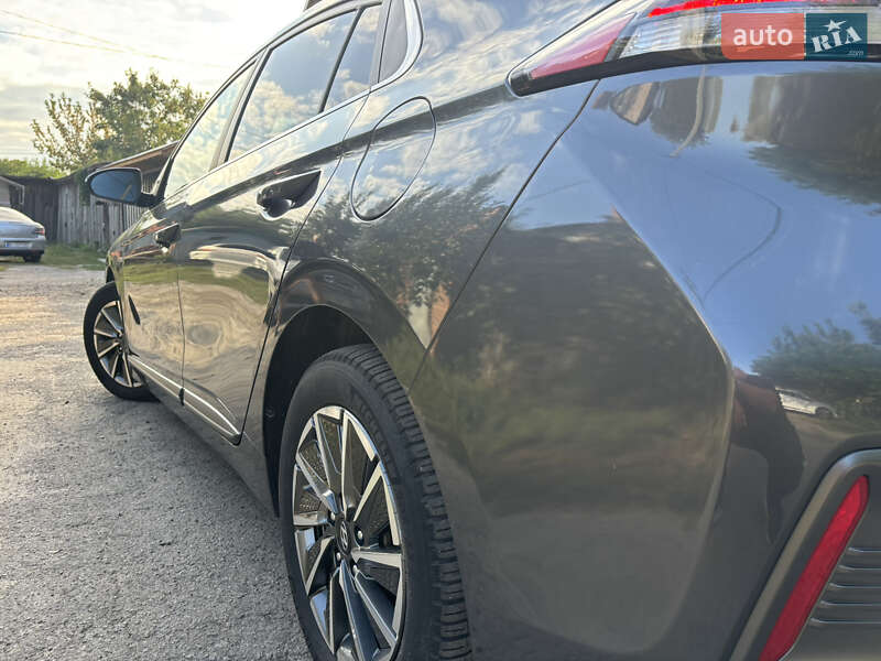 Лифтбек Hyundai Ioniq 2020 в Кобеляках