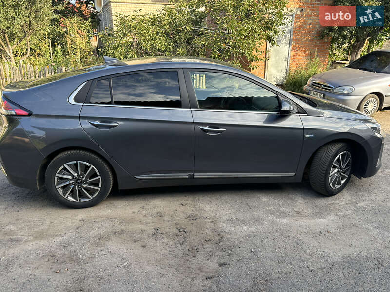 Лифтбек Hyundai Ioniq 2020 в Кобеляках