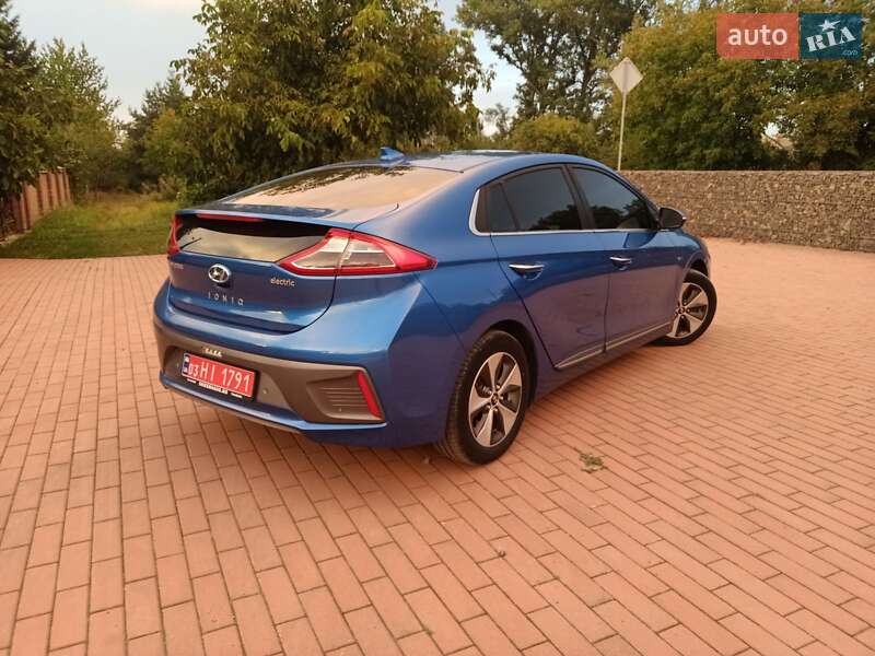Хетчбек Hyundai Ioniq 2017 в Івано-Франківську