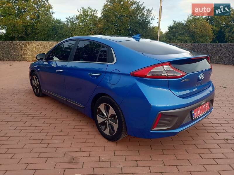 Хетчбек Hyundai Ioniq 2017 в Івано-Франківську