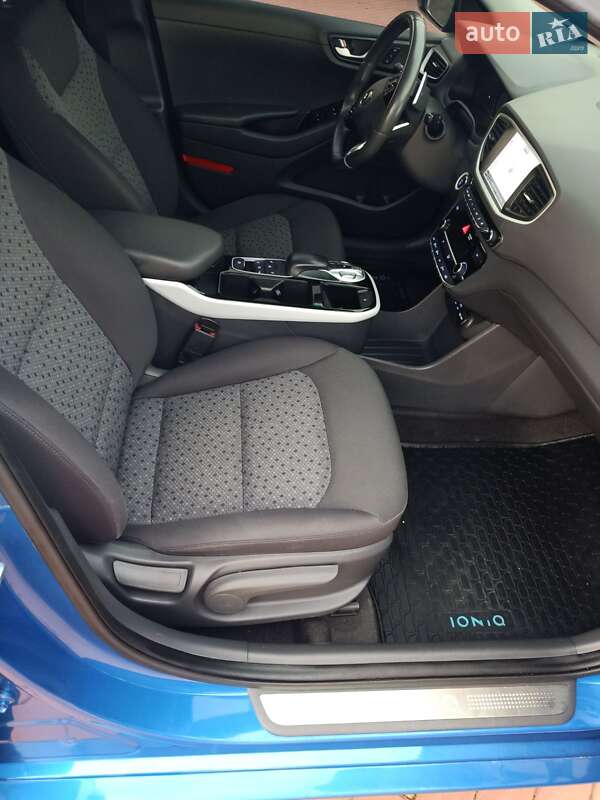 Хетчбек Hyundai Ioniq 2017 в Івано-Франківську