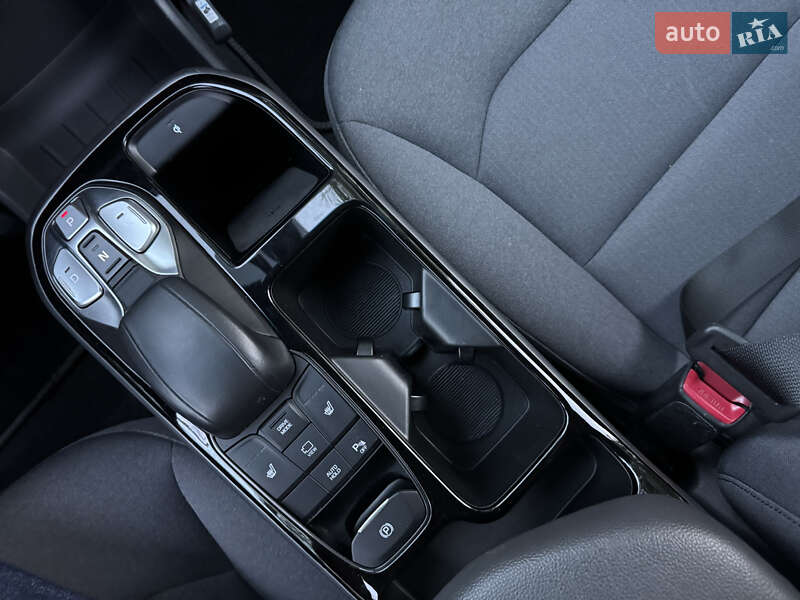 Лифтбек Hyundai Ioniq 2020 в Киеве фото 15 Лифтбек Hyundai Ioniq 2020 в Киеве