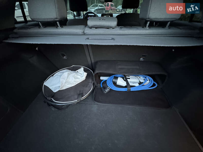 Лифтбек Hyundai Ioniq 2020 в Киеве фото 36 Лифтбек Hyundai Ioniq 2020 в Киеве