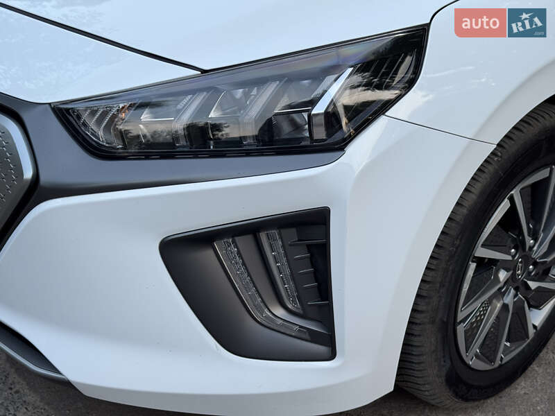 Лифтбек Hyundai Ioniq 2020 в Киеве фото 38 Лифтбек Hyundai Ioniq 2020 в Киеве