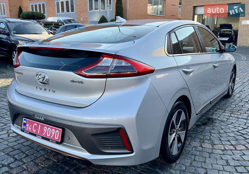Хэтчбек Hyundai Ioniq 2017 в Луцке фото 8 Хэтчбек Hyundai Ioniq 2017 в Луцке