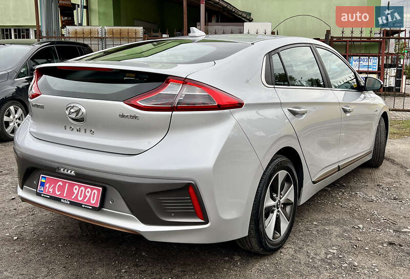 Хэтчбек Hyundai Ioniq 2017 в Луцке фото 23 Хэтчбек Hyundai Ioniq 2017 в Луцке