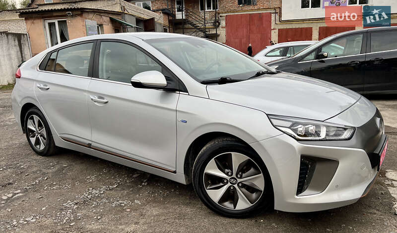 Хэтчбек Hyundai Ioniq 2017 в Луцке фото 25 Хэтчбек Hyundai Ioniq 2017 в Луцке