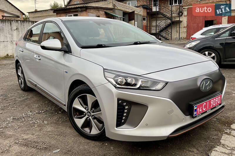 Хэтчбек Hyundai Ioniq 2017 в Луцке фото 26 Хэтчбек Hyundai Ioniq 2017 в Луцке