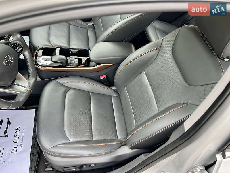 Хэтчбек Hyundai Ioniq 2017 в Луцке фото 36 Хэтчбек Hyundai Ioniq 2017 в Луцке