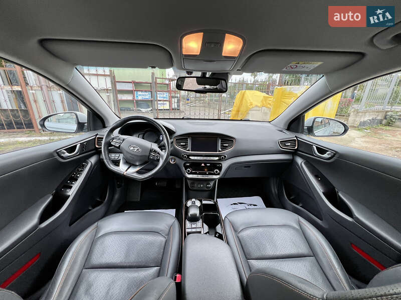 Хэтчбек Hyundai Ioniq 2017 в Луцке фото 47 Хэтчбек Hyundai Ioniq 2017 в Луцке