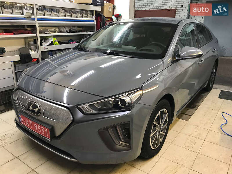 Лифтбек Hyundai Ioniq 2021 в 