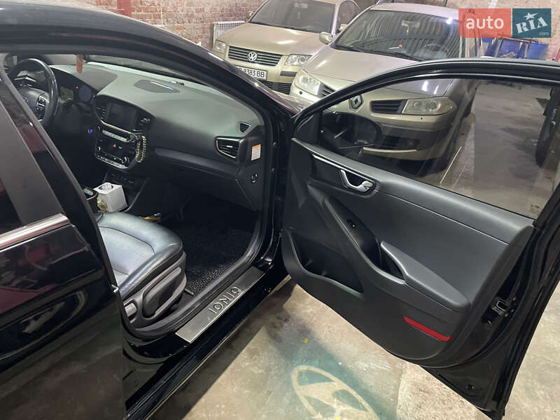 Хэтчбек Hyundai Ioniq 2017 в Житомире