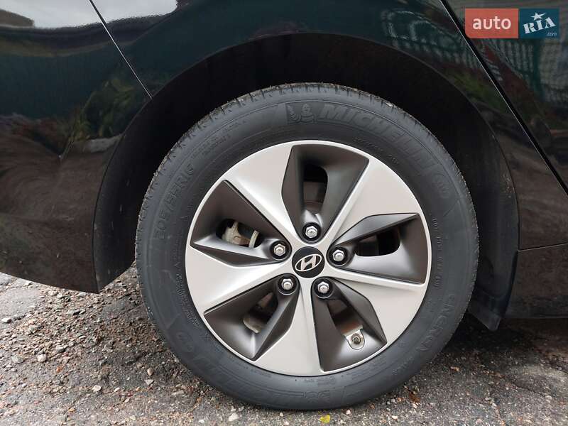 Лифтбек Hyundai Ioniq 2019 в Первомайске фото 35 Лифтбек Hyundai Ioniq 2019 в Первомайске