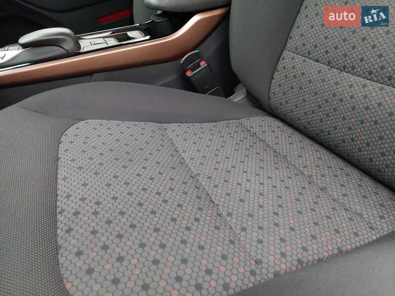 Лифтбек Hyundai Ioniq 2019 в Первомайске фото 42 Лифтбек Hyundai Ioniq 2019 в Первомайске