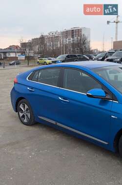 Хэтчбек Hyundai Ioniq 2017 в 