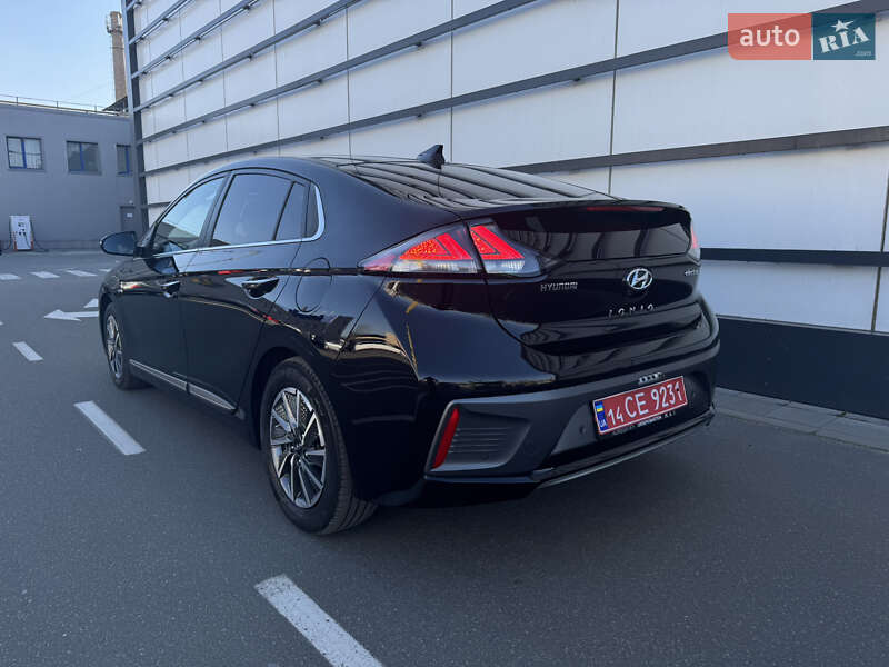 Хэтчбек Hyundai Ioniq 2019 в Киеве