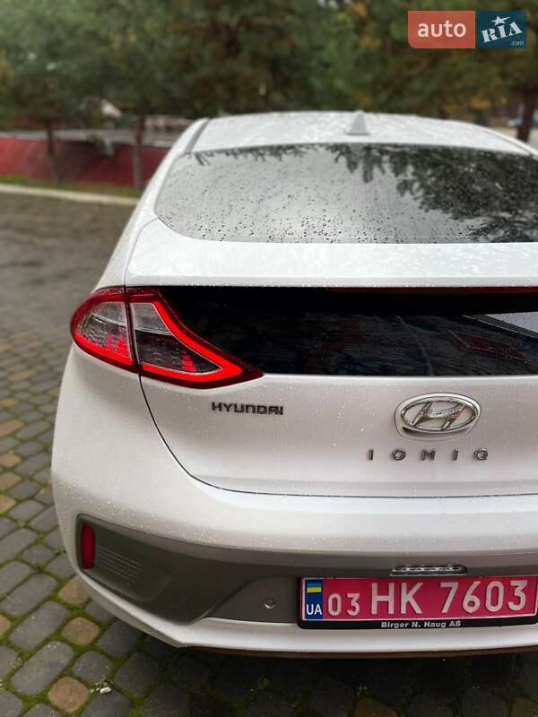 Хэтчбек Hyundai Ioniq 2018 в Луцке фото 3 Хэтчбек Hyundai Ioniq 2018 в Луцке