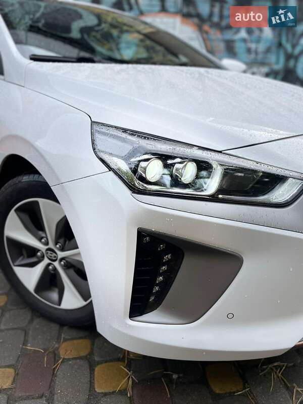 Хэтчбек Hyundai Ioniq 2018 в Луцке фото 12 Хэтчбек Hyundai Ioniq 2018 в Луцке