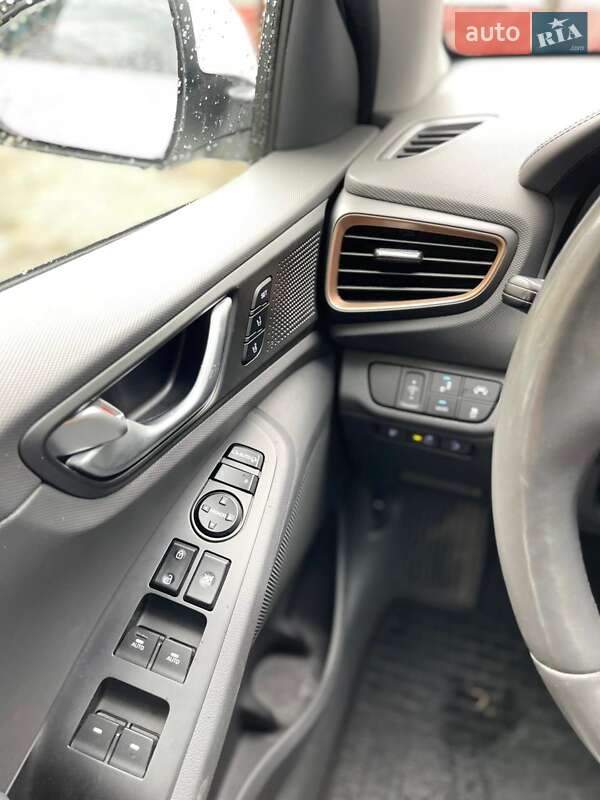 Хэтчбек Hyundai Ioniq 2018 в Луцке фото 22 Хэтчбек Hyundai Ioniq 2018 в Луцке