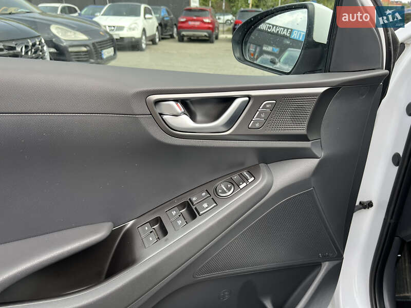 Лифтбек Hyundai Ioniq 2020 в Львове