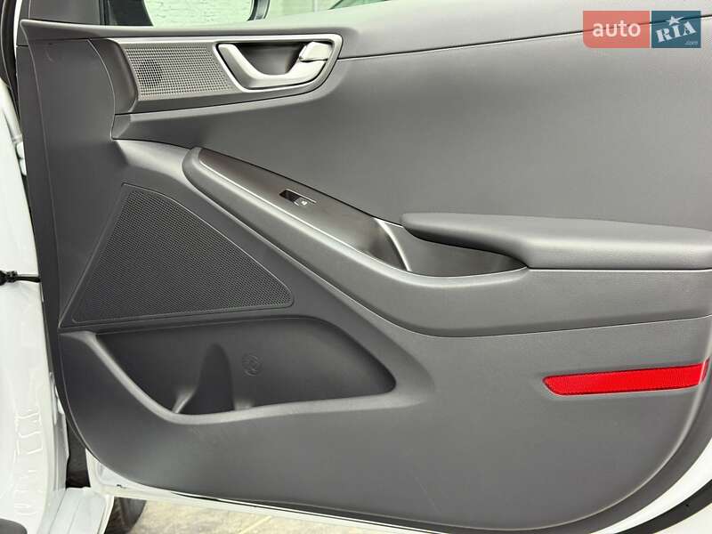 Лифтбек Hyundai Ioniq 2021 в Луцке