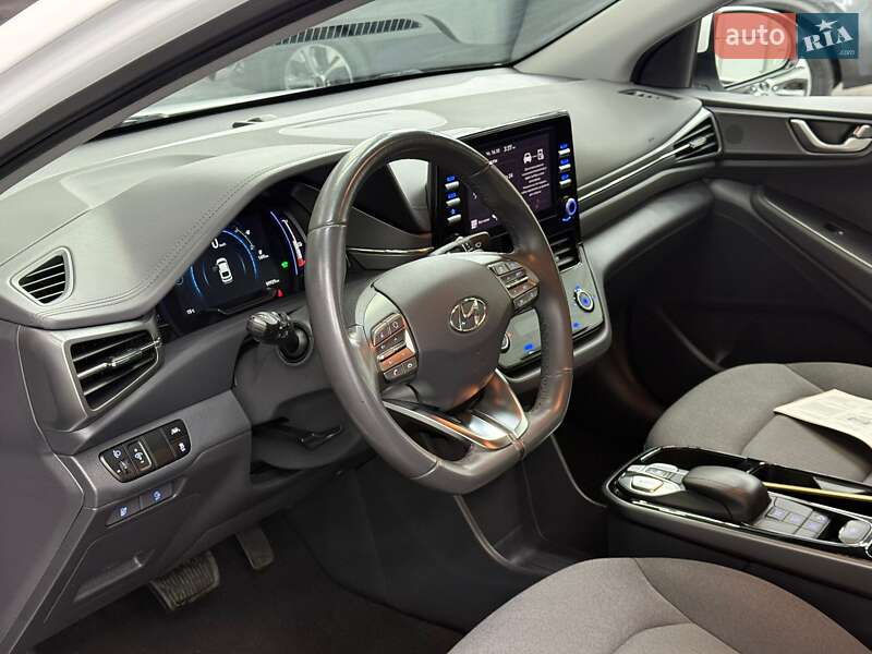 Лифтбек Hyundai Ioniq 2021 в Луцке